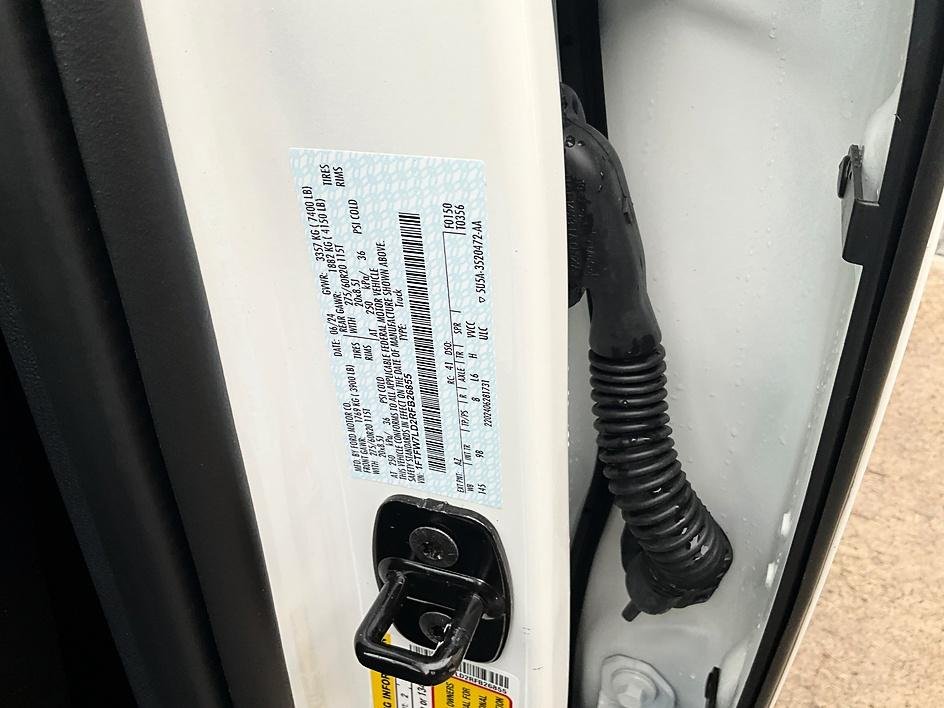 Used 2024 White Ford Platinum image 41