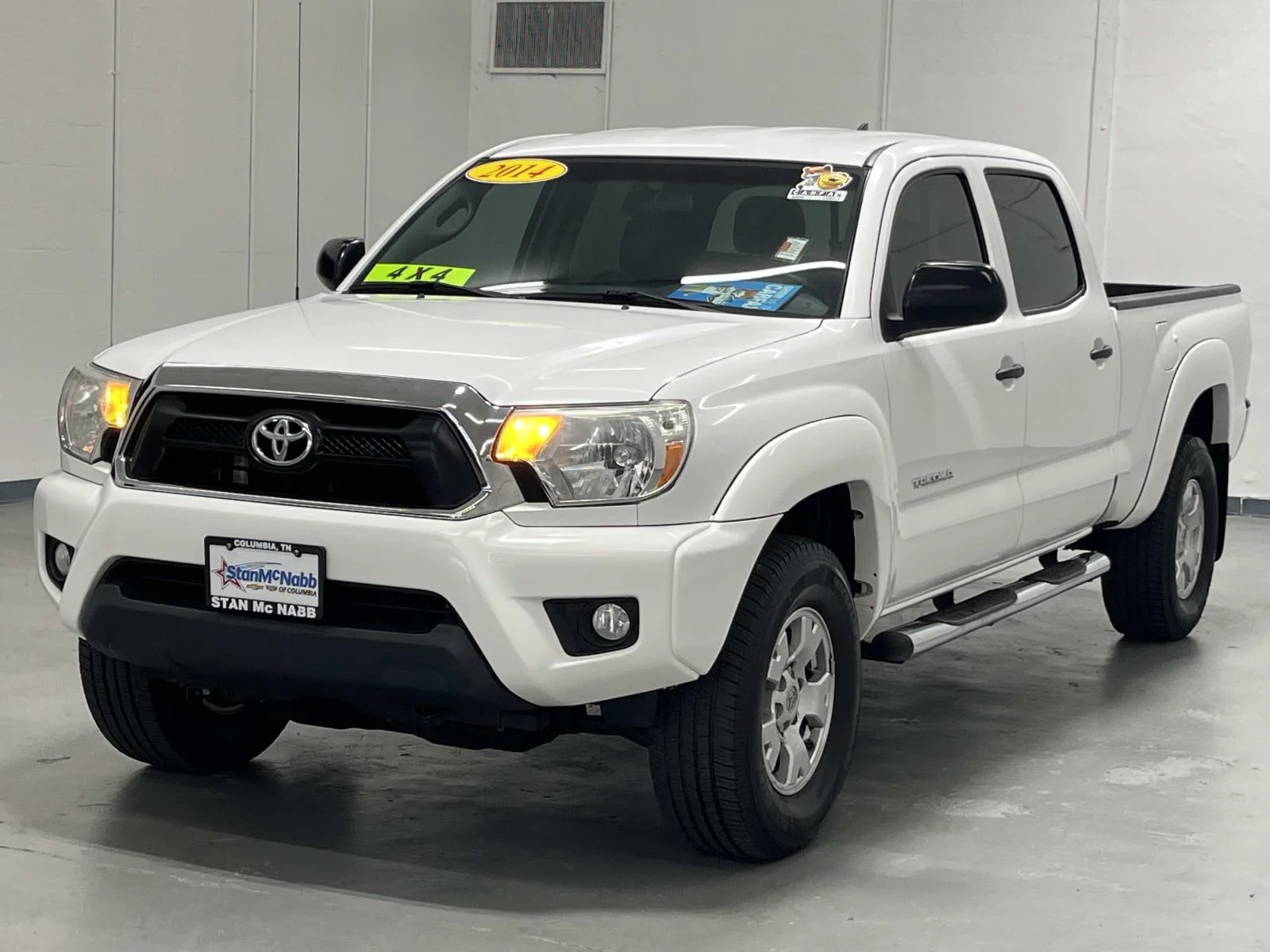 Used 2014 Super White Toyota Double Cab SR5 4.0L V6 4x4 image 4