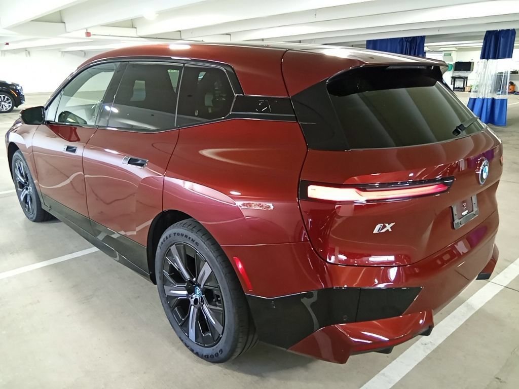 Used 2024 Red BMW xDrive50 image 7