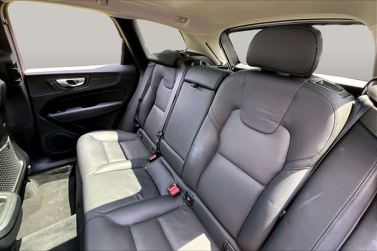 Used 2025 Vapour Grey Metallic Volvo Plus image 20