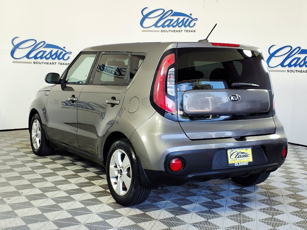 Used 2018 Kia Soul Base with VIN KNDJN2A22J7594889 for sale in Beaumont, TX