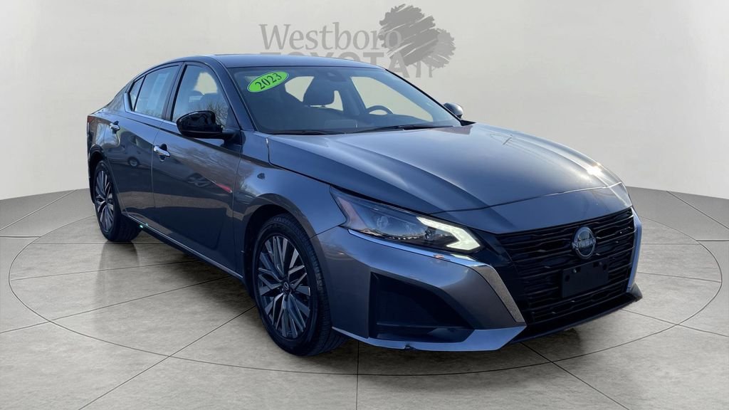 Used 2023 Gray Nissan 2.5 SV image 1