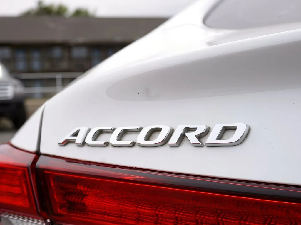 2019 Honda Accord LX - Photo 11