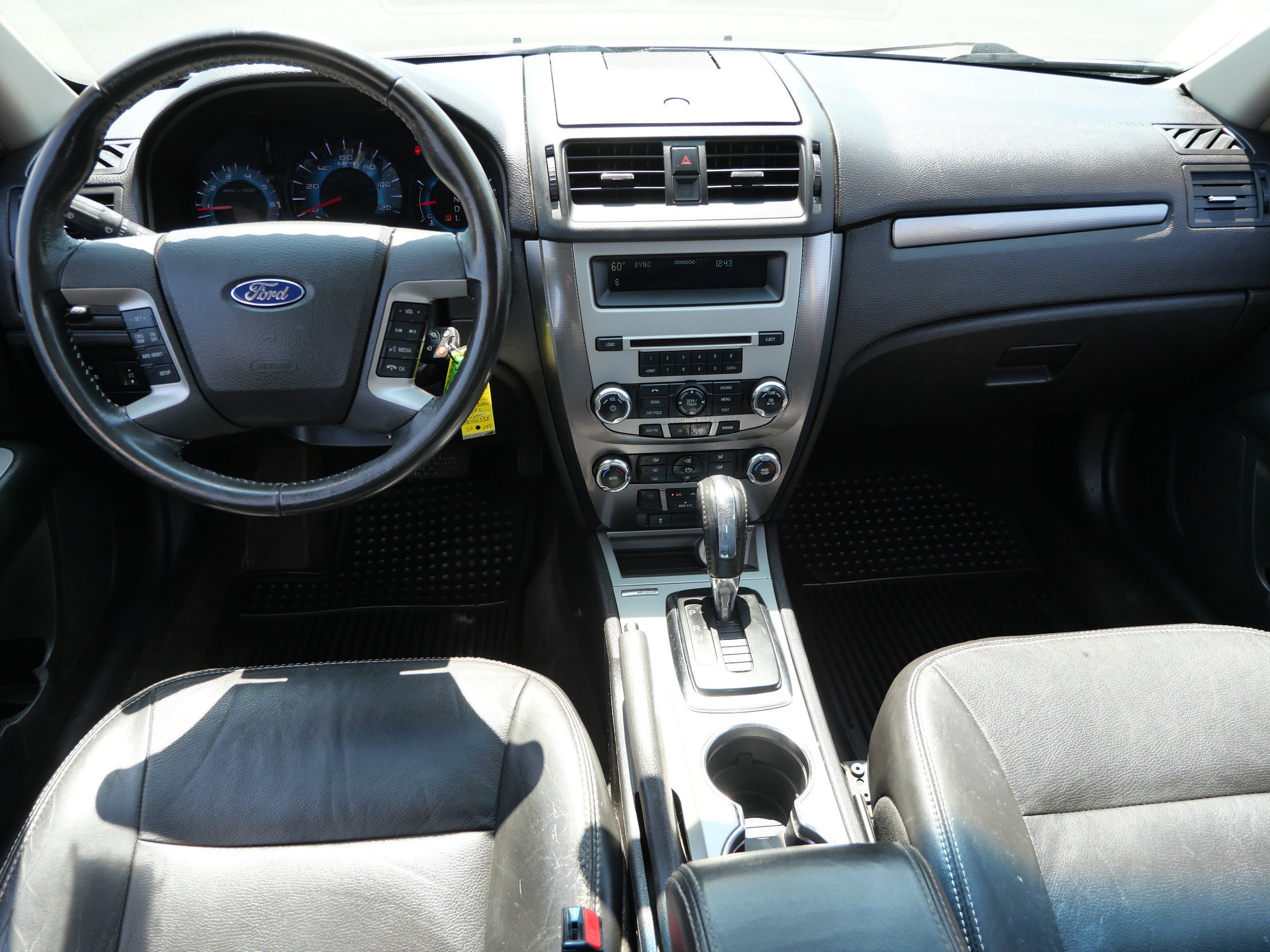 Used 2010 Gray Ford SEL image 13