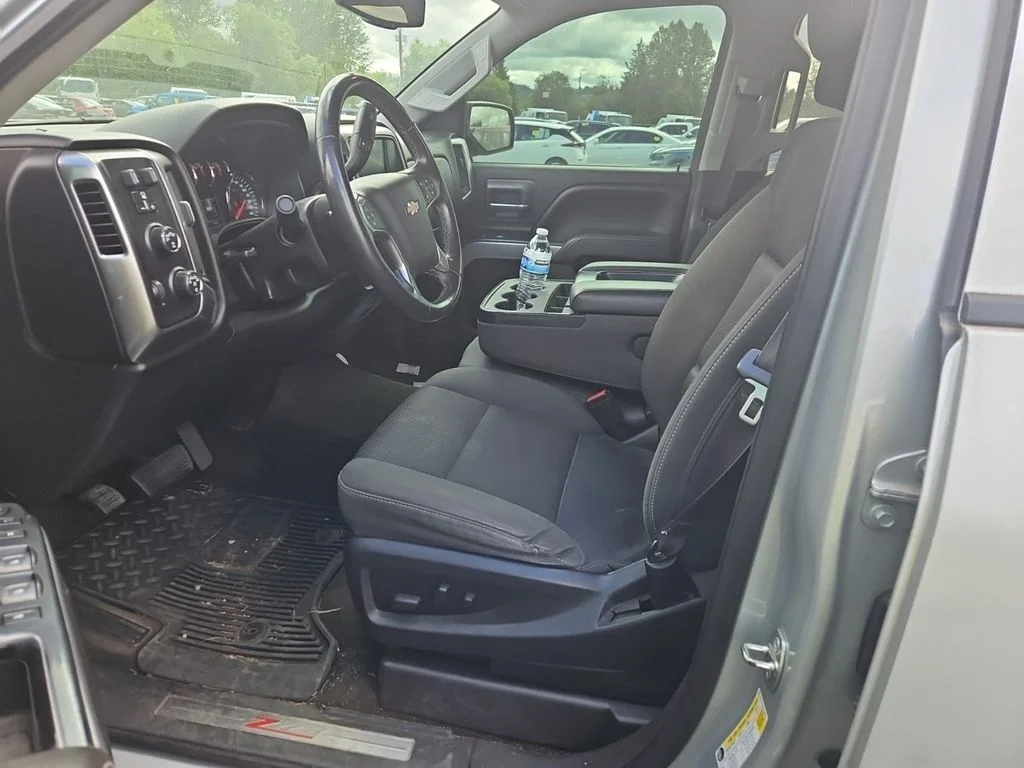 Used 2017 Silver Chevrolet LT image 5