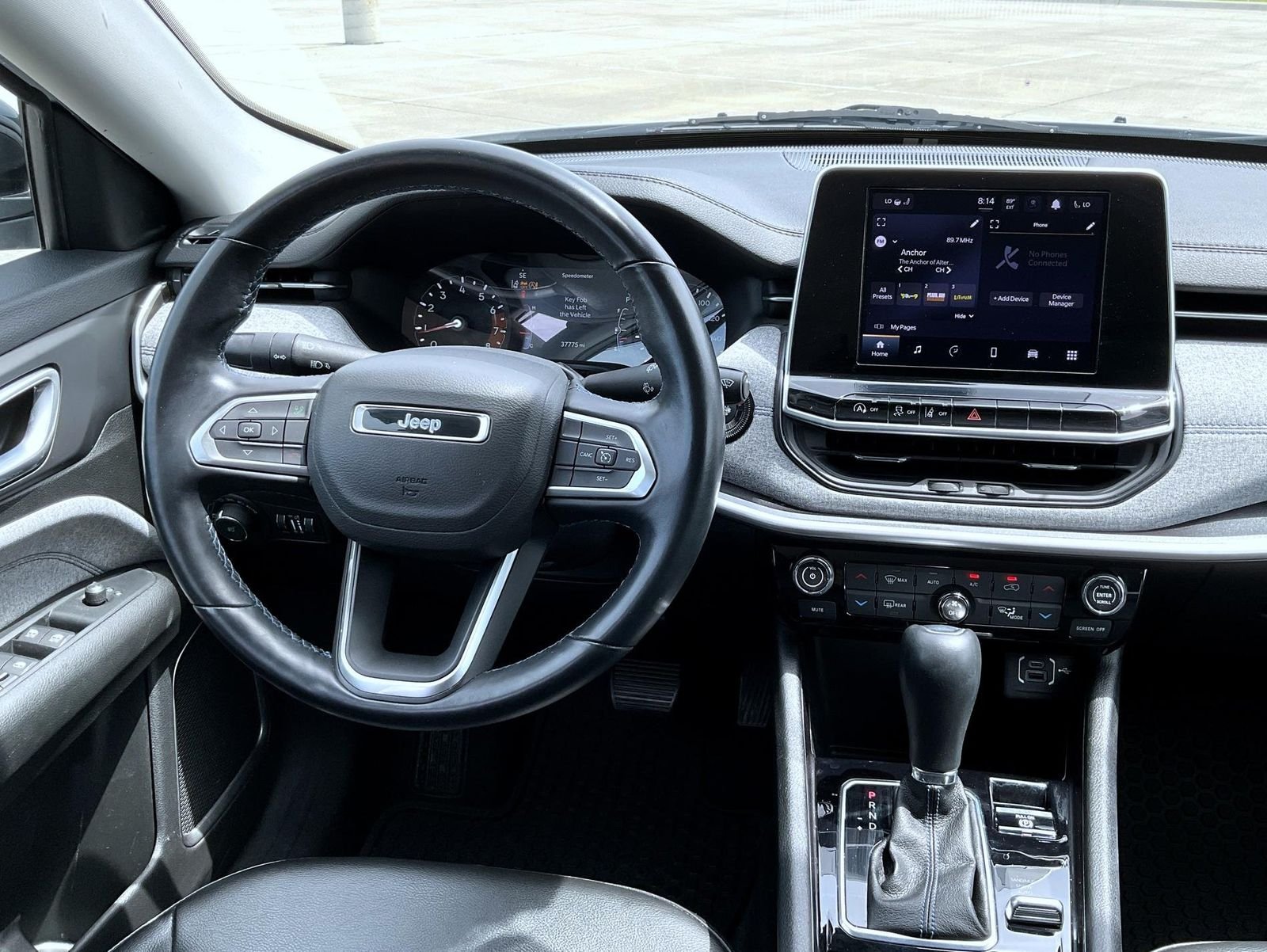 Used 2022 White Jeep Latitude image 14