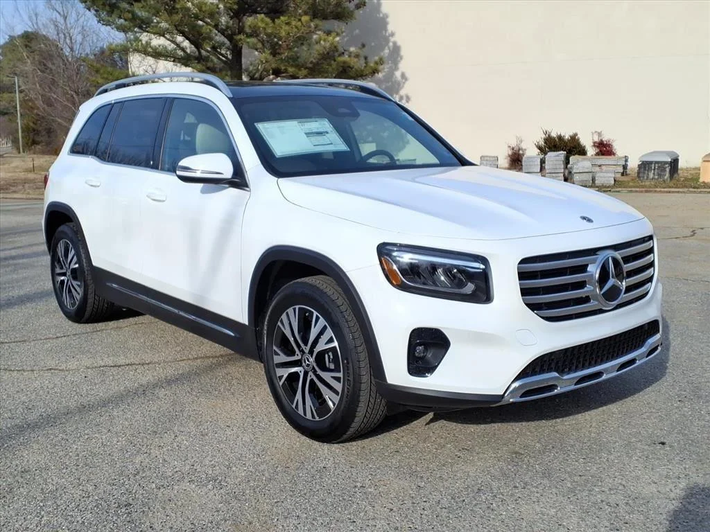 New 2026 Polar White Mercedes-Benz GLB 250 image 4
