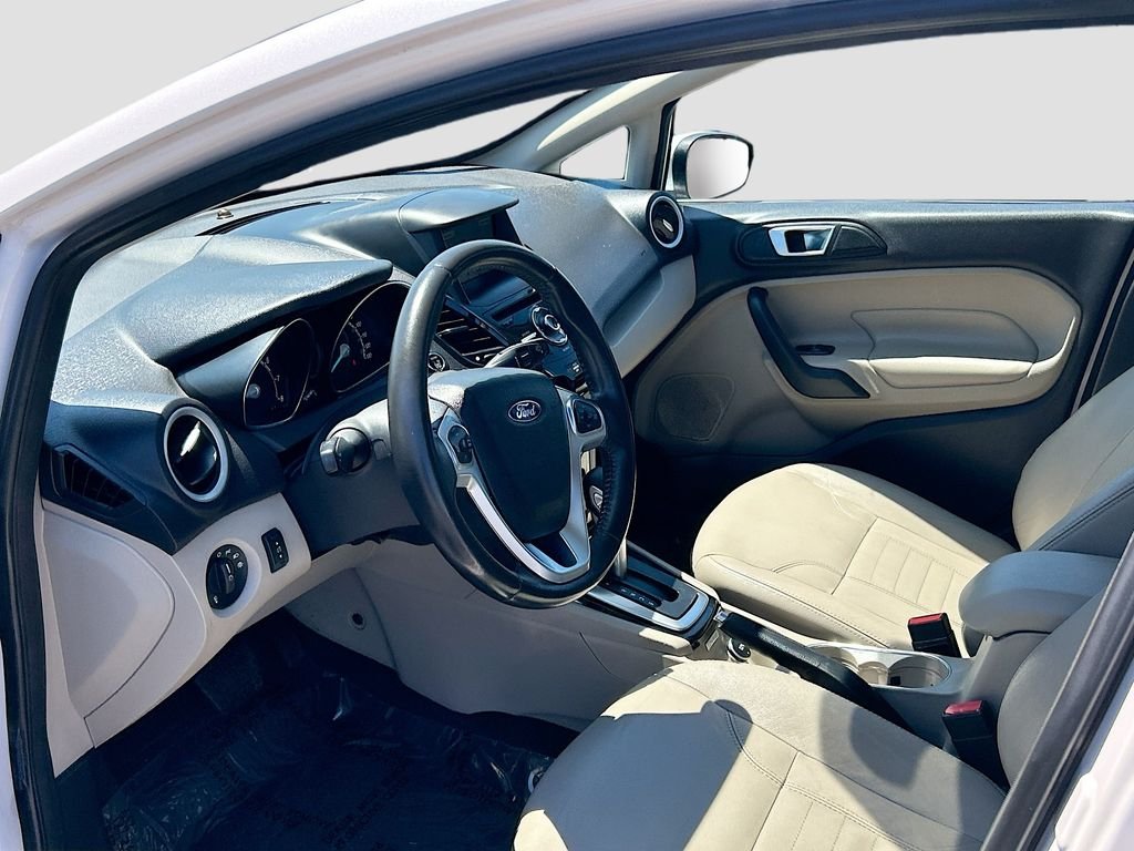 Used 2016 White Platinum Clearcoat Metallic Ford Titanium image 9