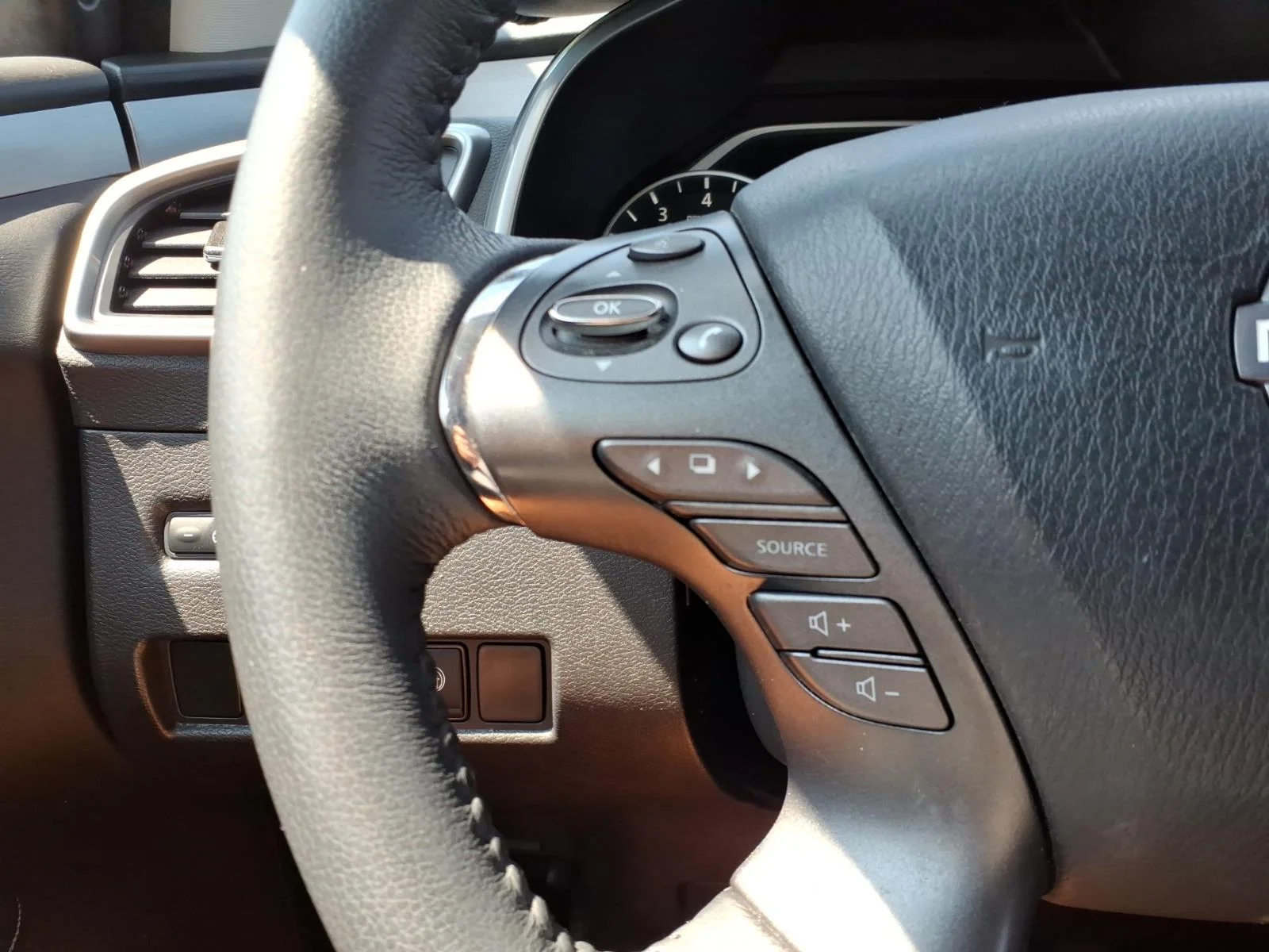 Certified Used 2023 Boulder Gray Pearl Nissan SV image 22