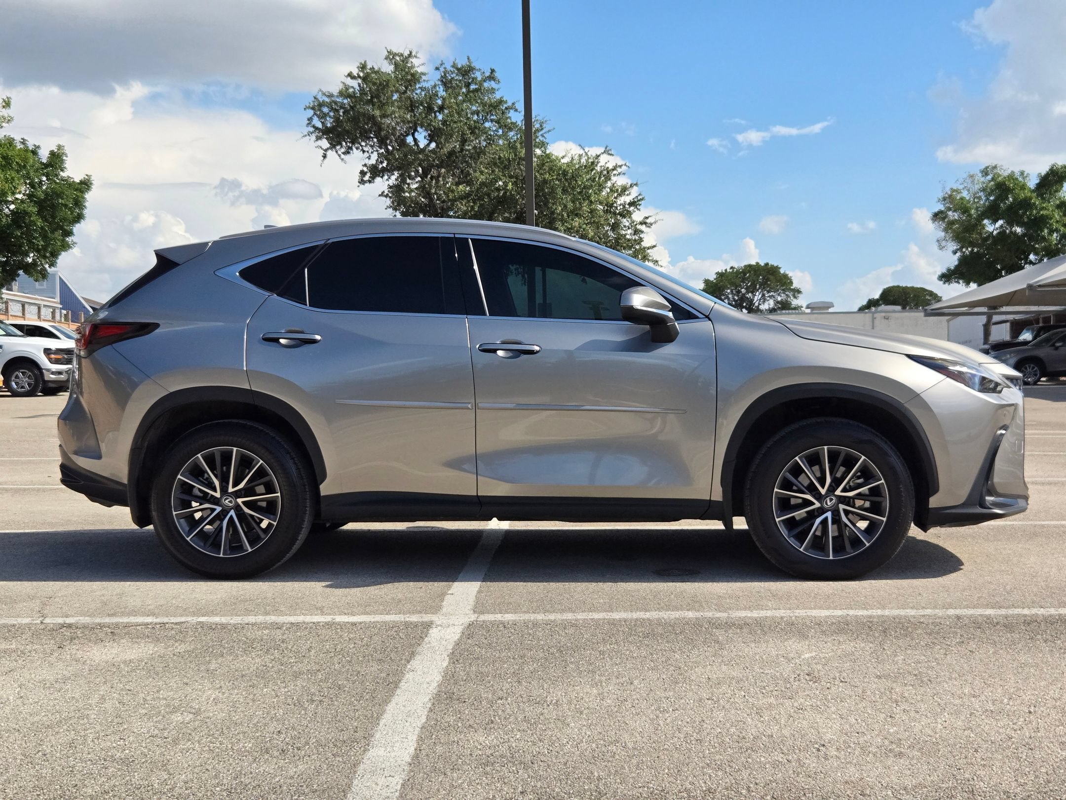 Used 2024 Silver Lexus NX 250 Premium image 2