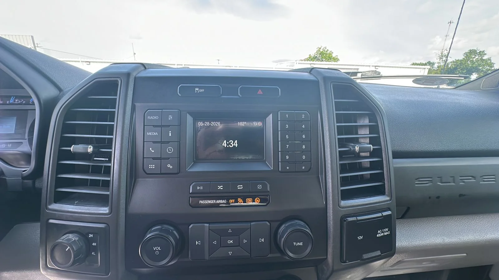 Used 2020 White Ford XL image 11