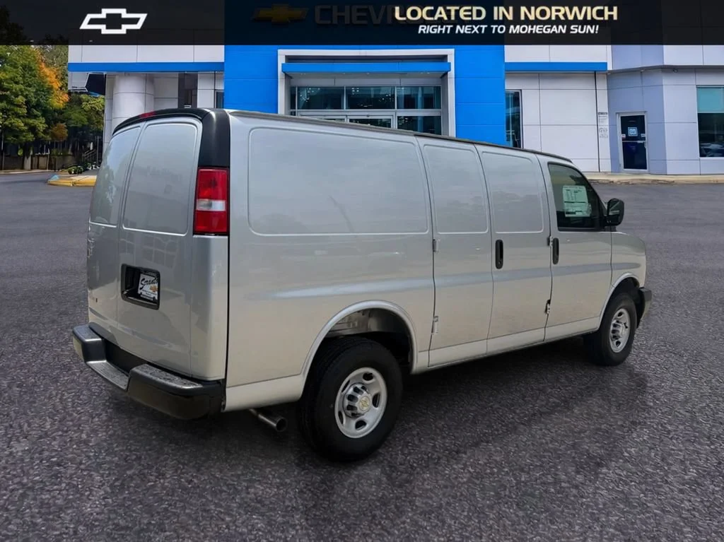 2026 Chevrolet Express Cargo Work Van - Photo 31