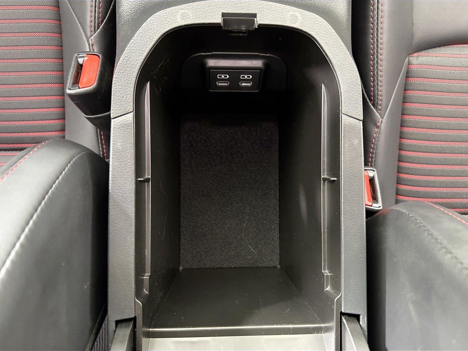 2025 Toyota RAV4 XSE - Photo 35