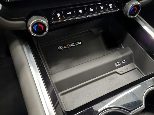 Used 2025 Black Chevrolet LT image 29