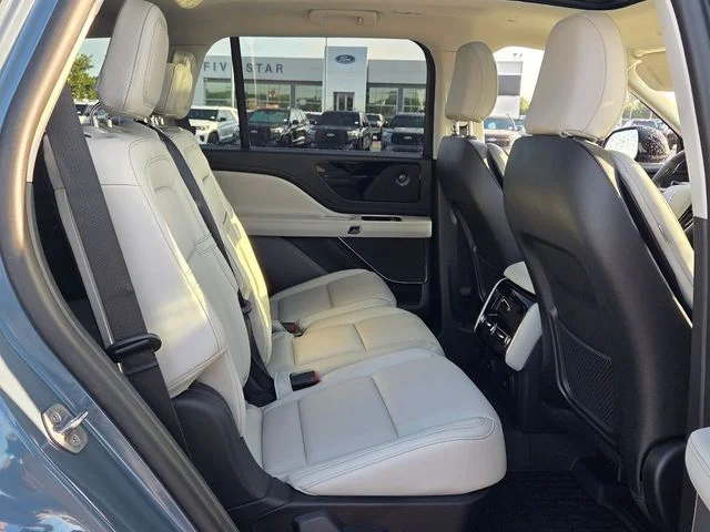 Used 2025 Blue Lincoln Reserve image 17