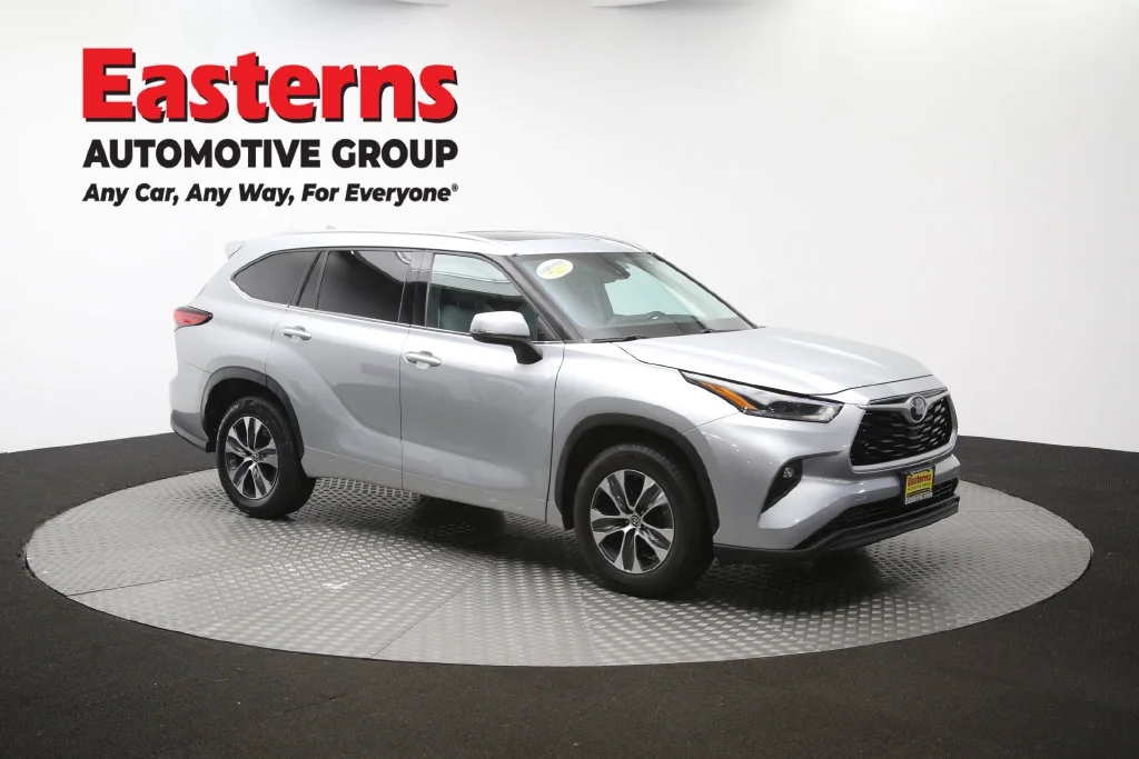 Used 2021 Silver Toyota XLE image 55