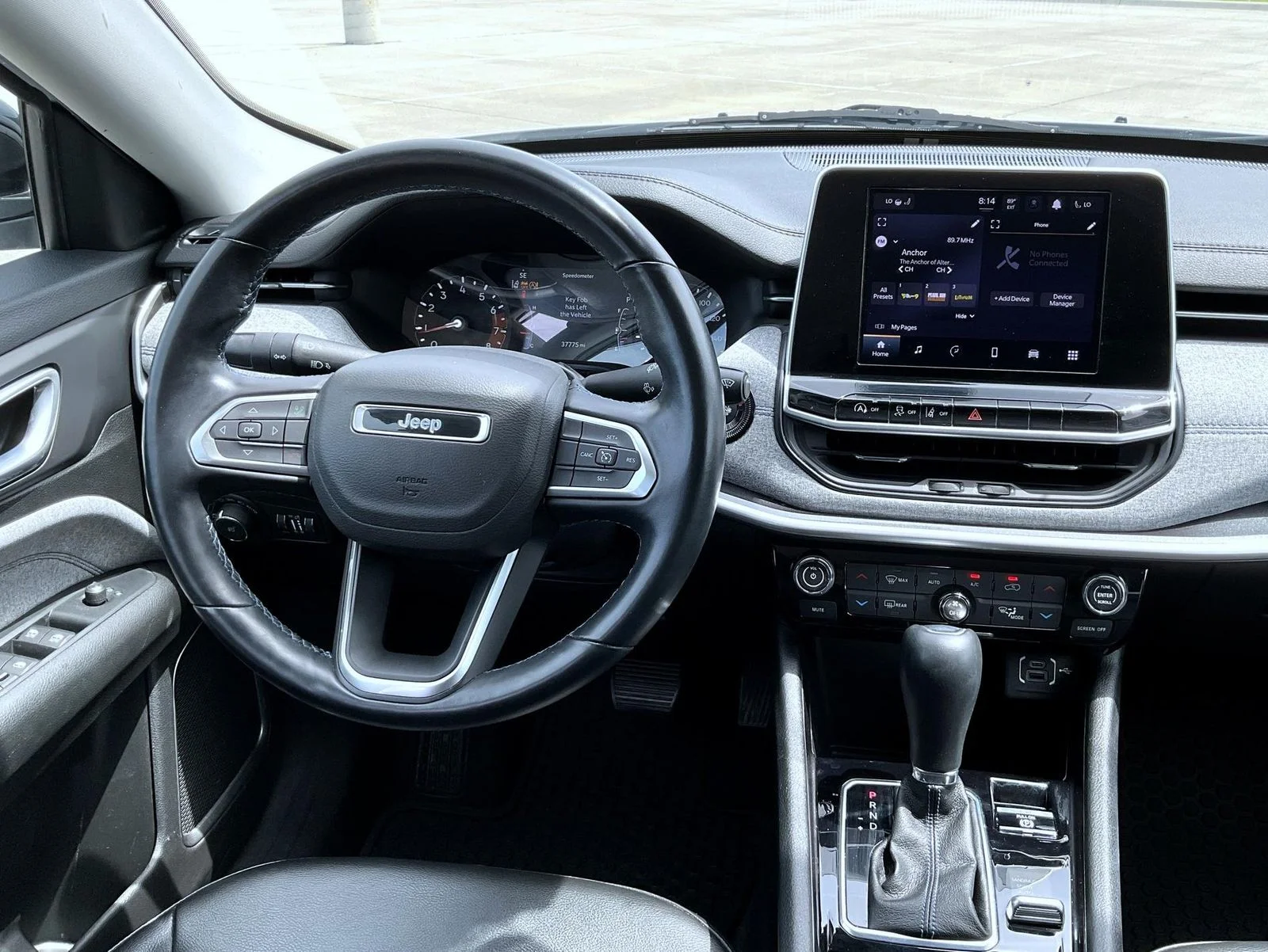Used 2022 White Jeep Latitude image 14
