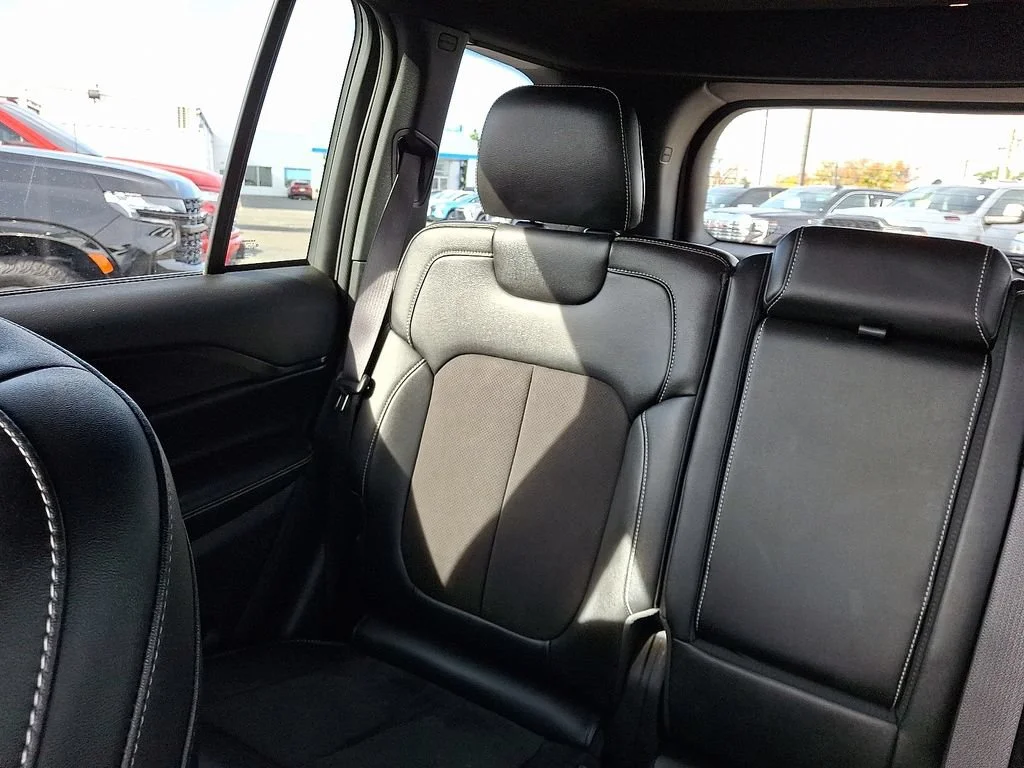 Used 2023 White Jeep Altitude 4x4 image 19