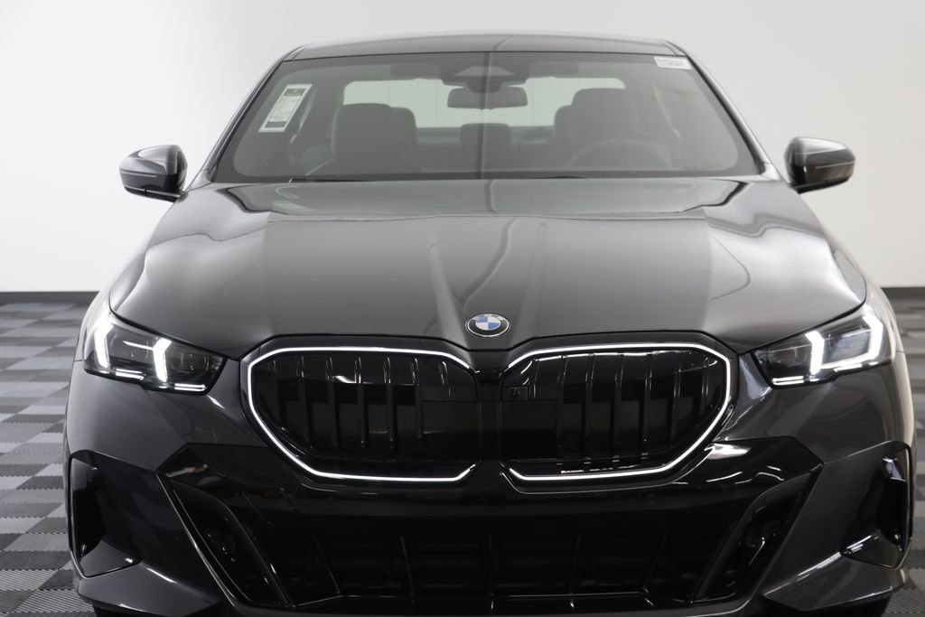 New 2027 Dark Graphite Metallic BMW 530i xDrive image 22