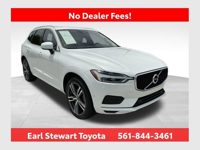 Used 2019 White Volvo T5 Momentum image 1