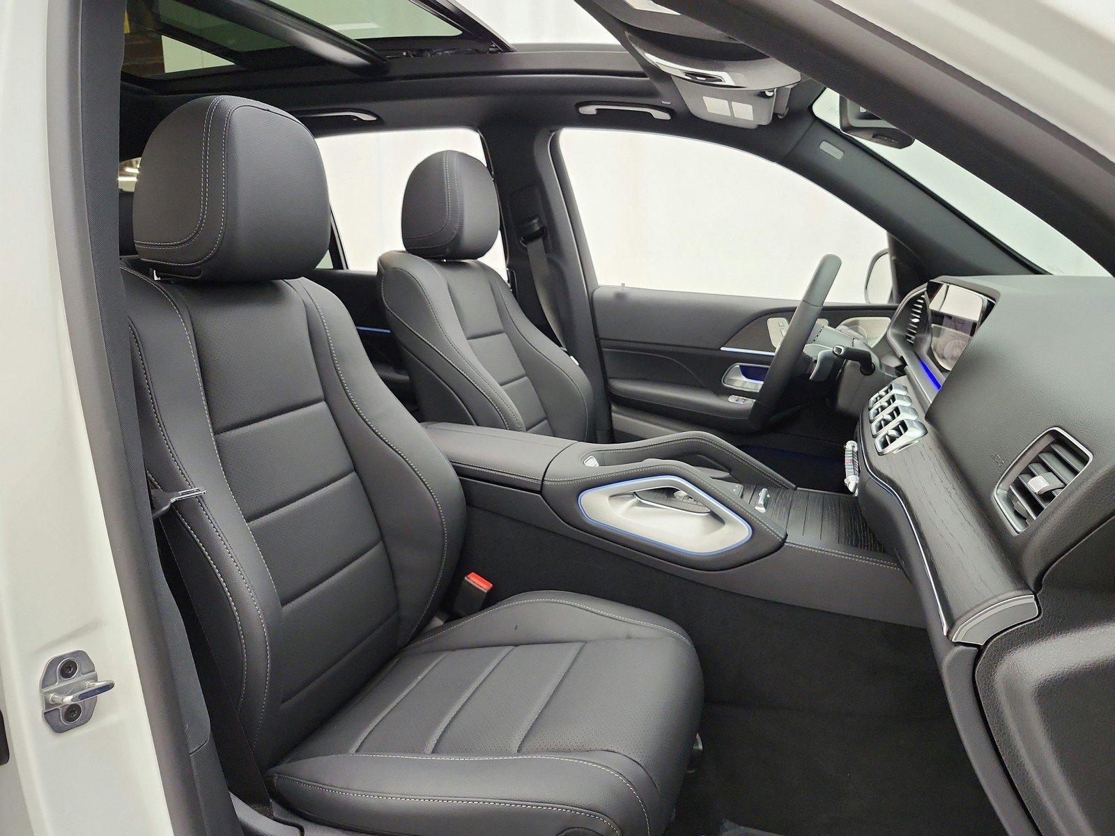 New 2026 Polar White Mercedes-Benz GLE 450 4MATIC® SUV image 36