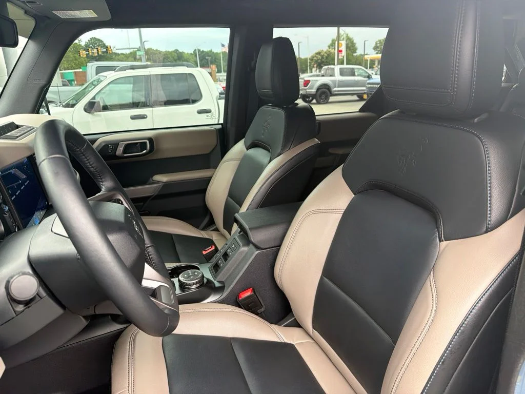 Used 2023 Gray Ford Wildtrak image 16
