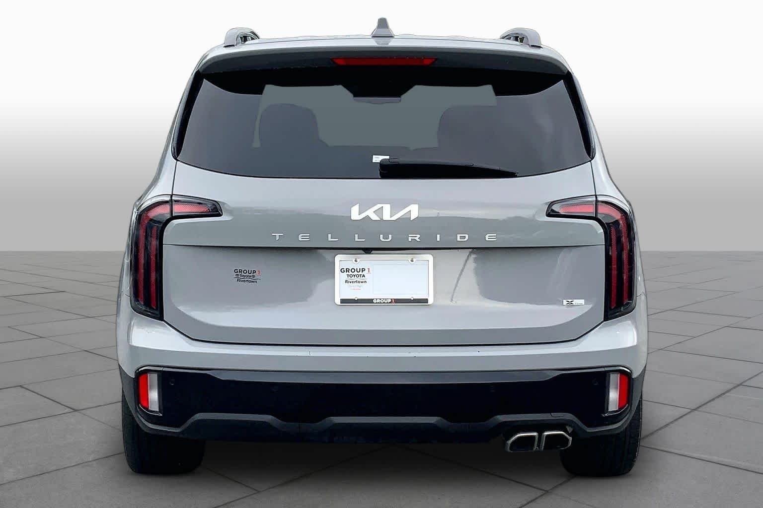 Used 2024 Wolf Gray Kia EX X-Line image 5