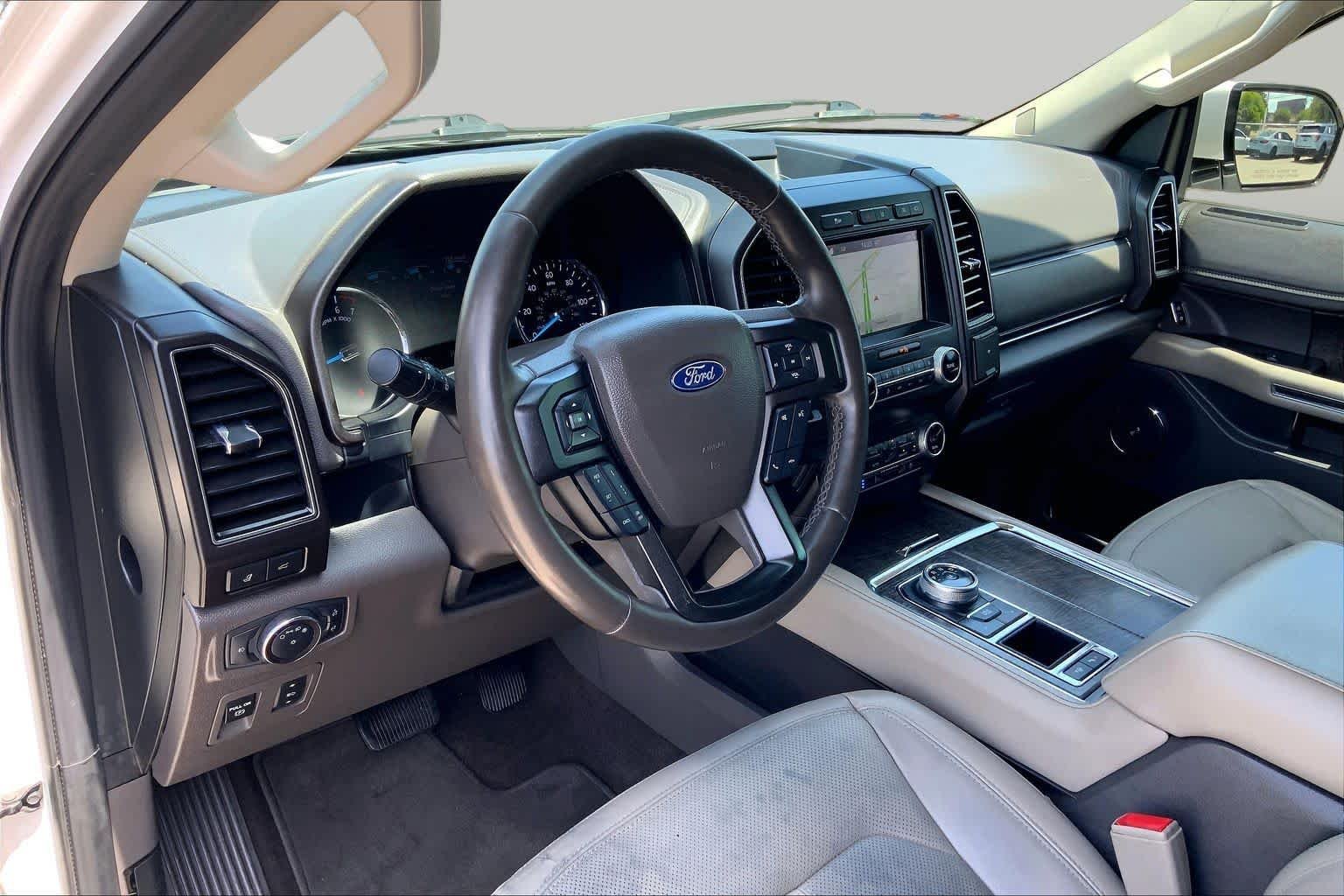 Used 2019 White Platinum Metallic Tri-Coat Ford Limited image 17