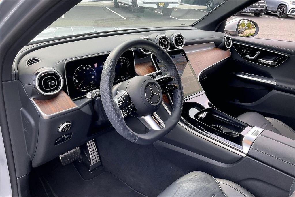 2025 Mercedes-Benz GLC Base - Photo 11