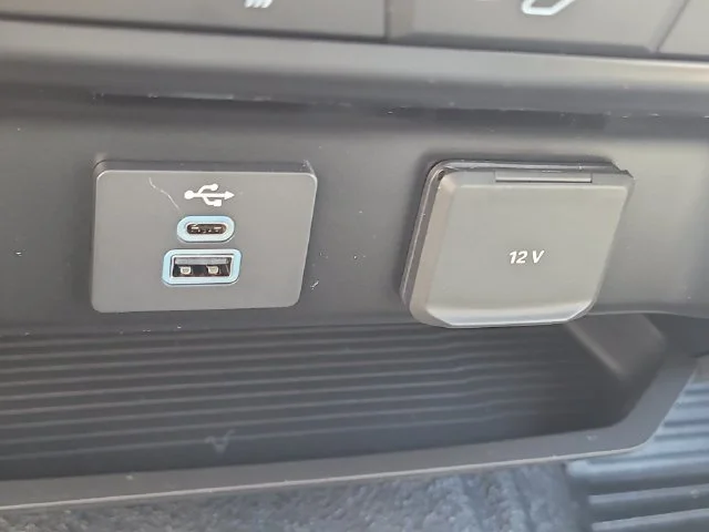 New 2027 Oxford White Ford XL 4WD CREW CAB image 24