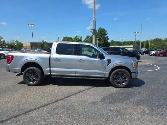 Used 2023 Silver Ford XLT image 2