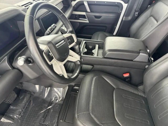 Used 2022 White Land Rover X-Dynamic HSE image 20