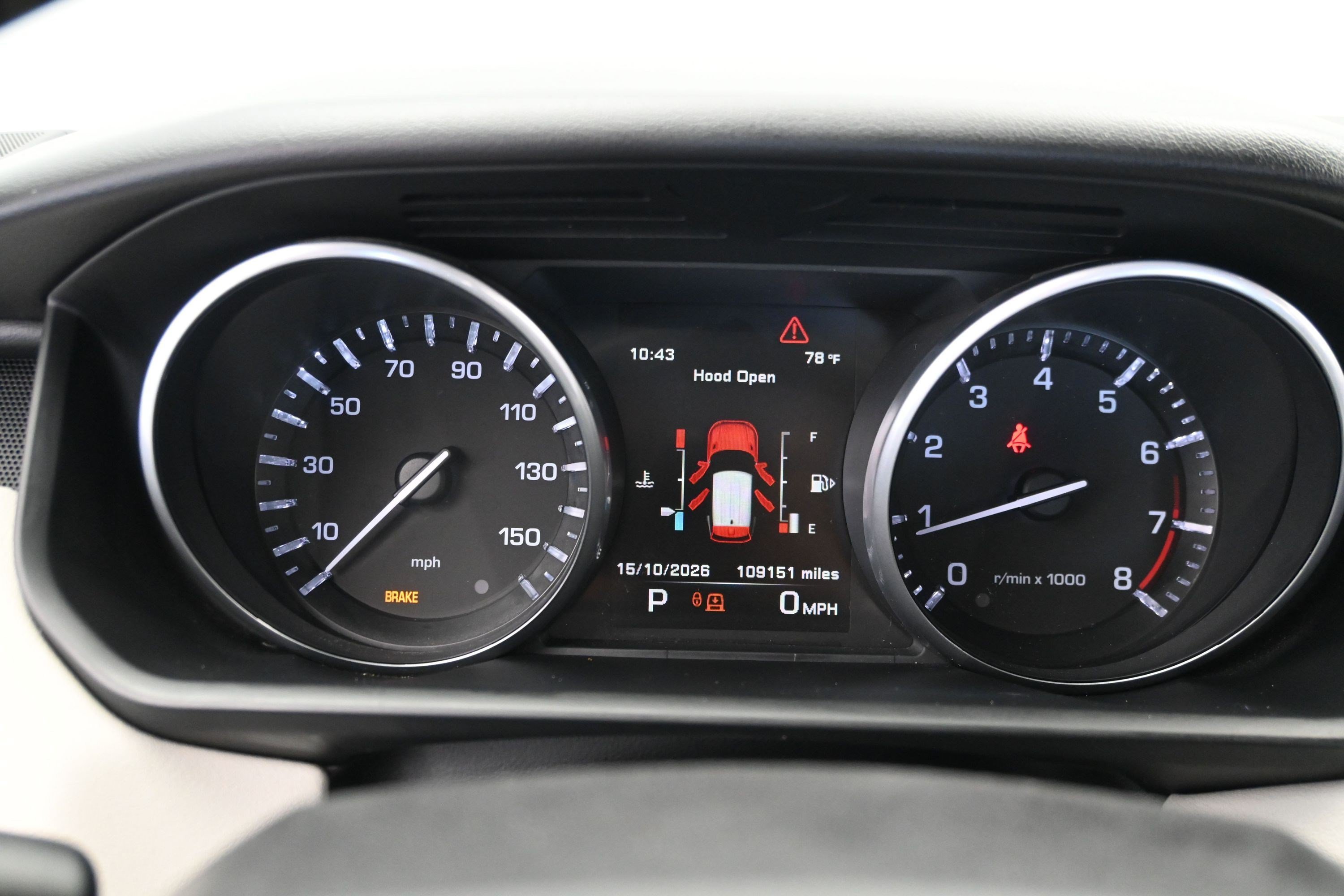 Used 2014 Causeway Gray Metallic Land Rover HSE image 12
