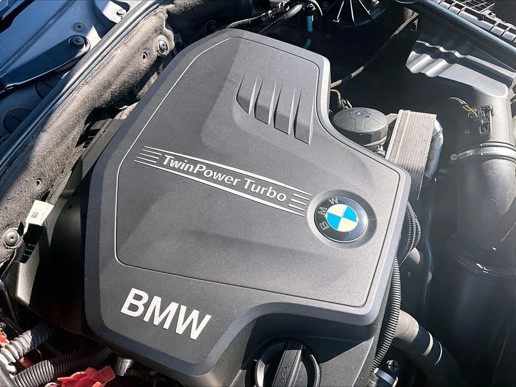 Used 2016 Gray BMW 528i xDrive image 34