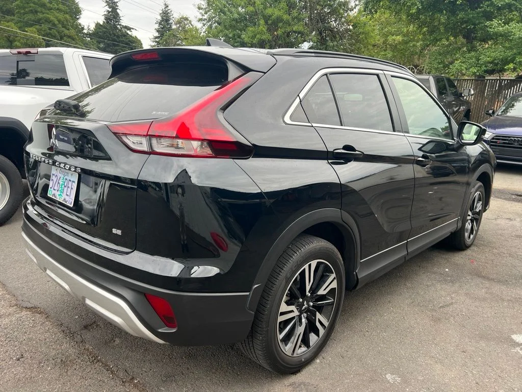 Used 2024 Black Mitsubishi SE image 4