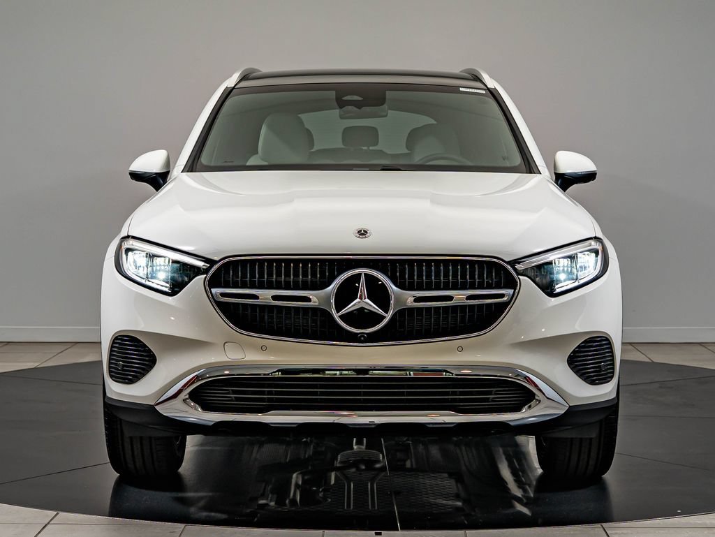 New 2027 Polar White Mercedes-Benz GLC 300 image 2