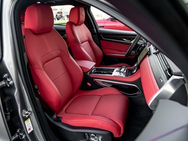 New 2026 Eiger Grey JAGUAR P250 R-DYNAMIC S image 26