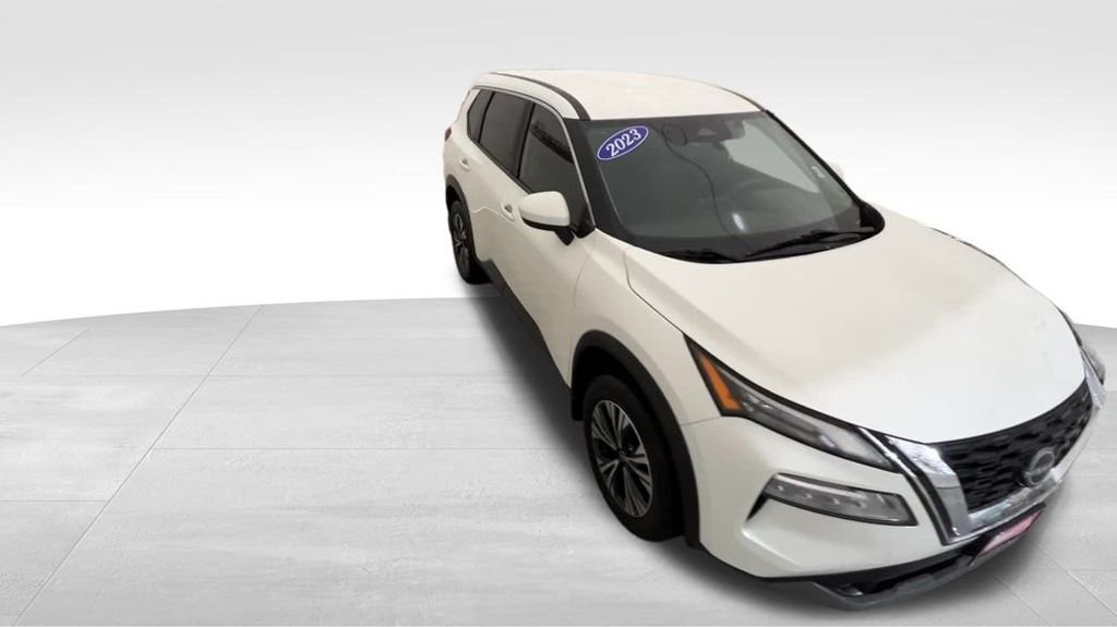 2023 Nissan Rogue SV photo 3