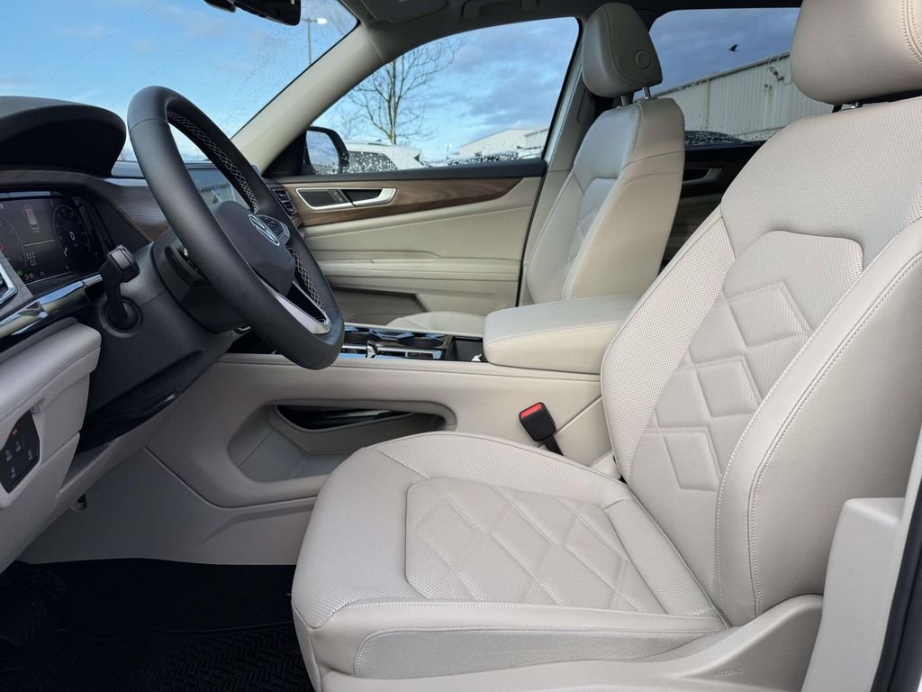 New 2026 White Volkswagen 2.0T SE w/Technology image 14