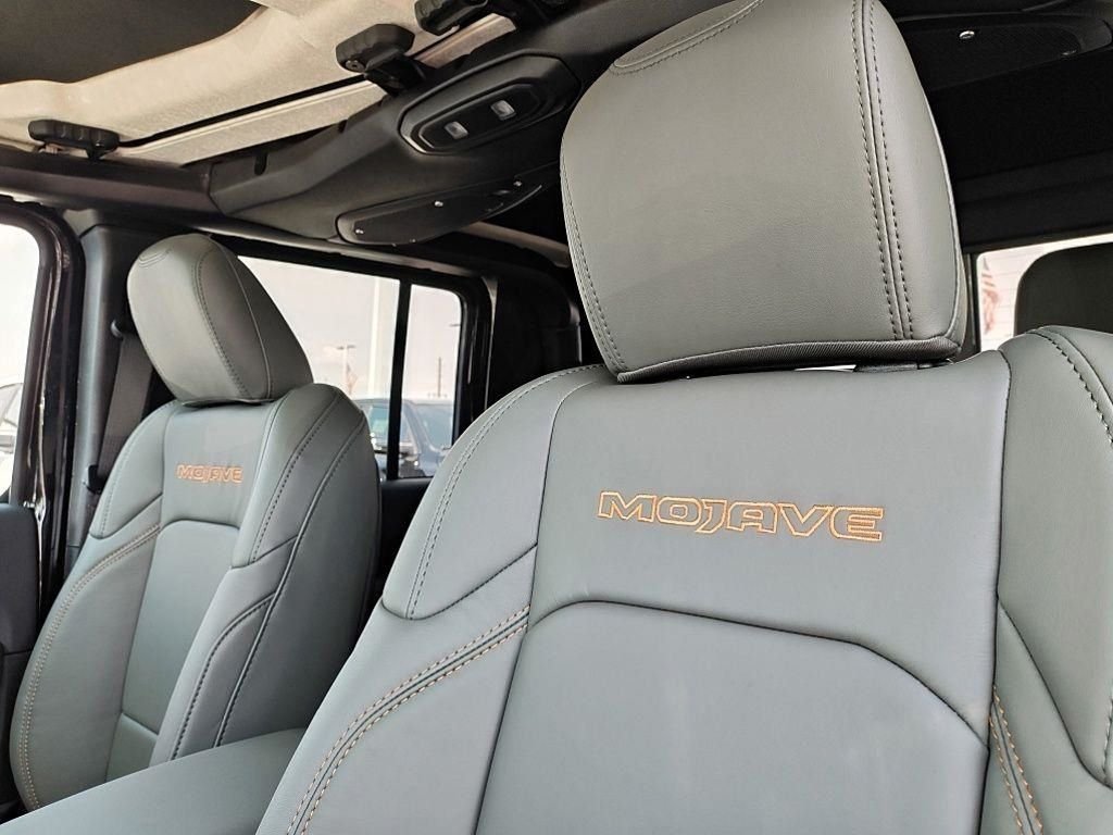 New 2026 Black Clear-Coat Exterior Paint Jeep Mojave X image 19