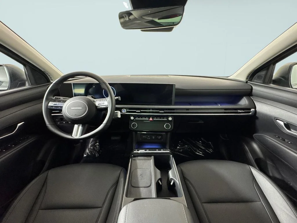 Used 2025 Gray Hyundai SEL Convenience image 7