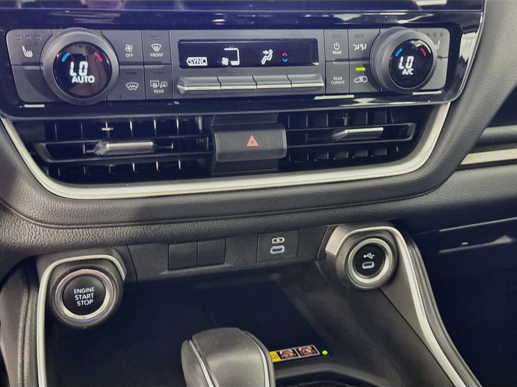Used 2024  Toyota XLE image 20
