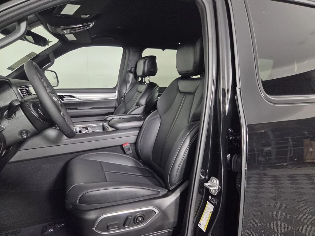New 2026 High Gloss Black Exterior Paint Jeep Limited Altitude image 10