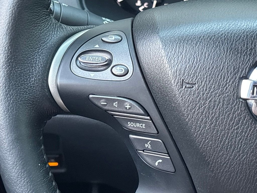 Used 2019 Silver Nissan SL image 24