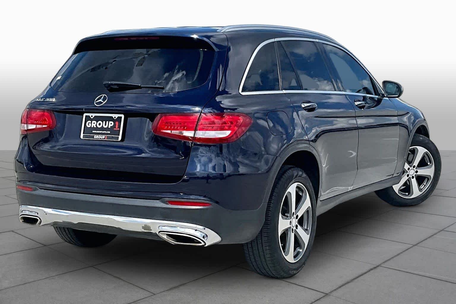 Used 2017 Lunar Blue Metallic Mercedes-Benz GLC 300 image 12