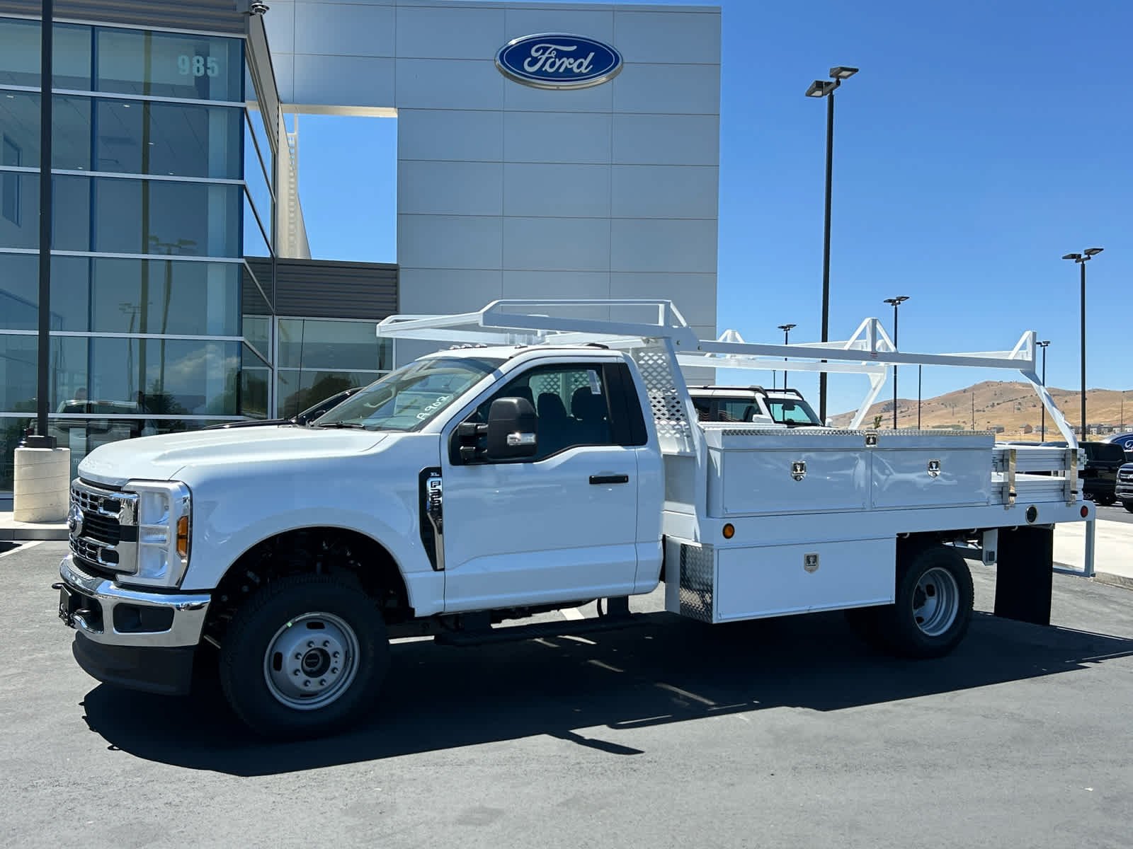 2025 Ford F-350 Super Duty Chassis Cab