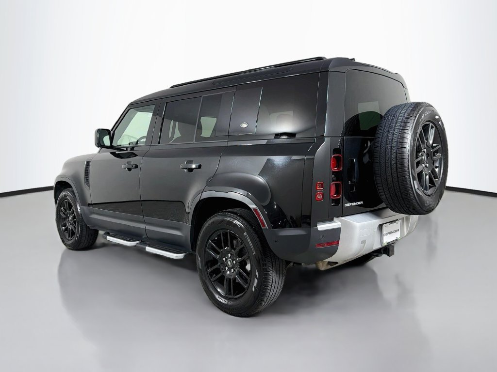 Used 2022 Black Land Rover S image 7