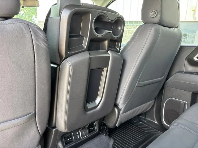 Used 2026 Onyx Black GMC Elevation image 33