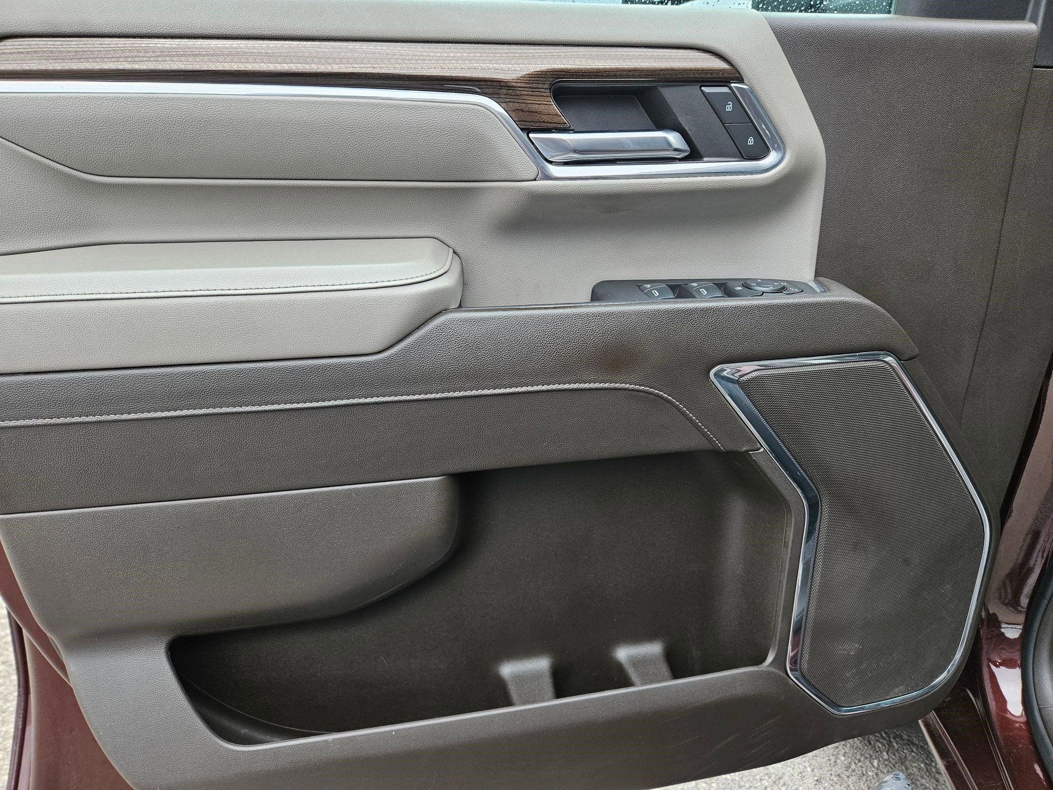 Used 2024 Auburn Metallic Chevrolet LT image 12
