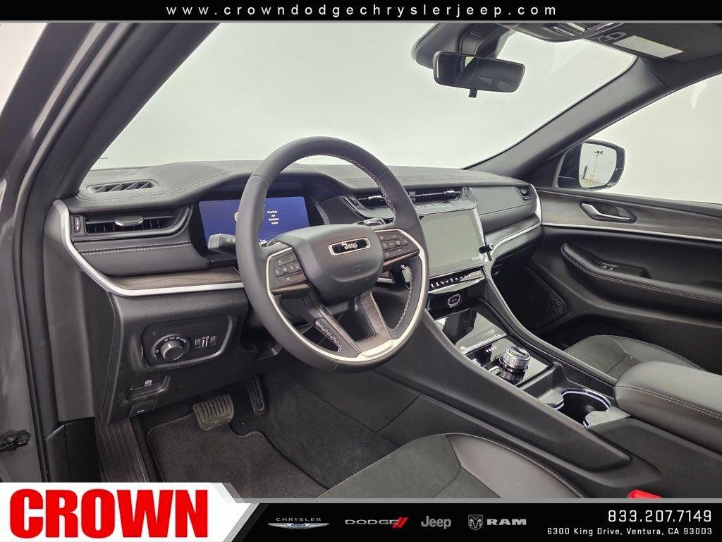 New 2026 Baltic Gray Metallic Clearcoat Jeep Laredo image 17